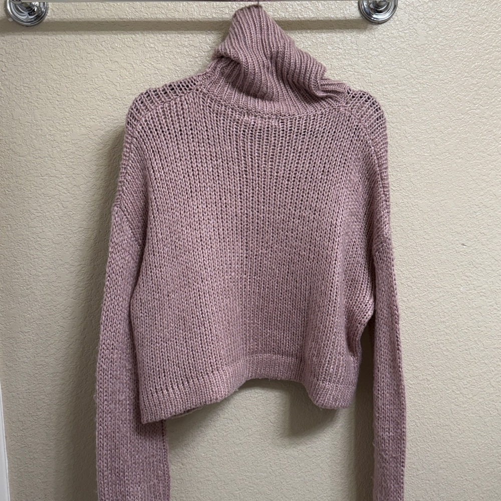 Cropped Turtle Neck Sweater - Picture 5 of 8
